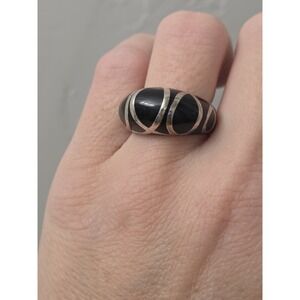 VINTAGE 1960-70'S STERLING SILVER & BLACK ENAMEL DOME RING ARTIST SIGNED Size 8
